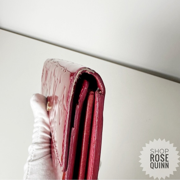 LOUIS VUITTON | All-Inclusive Vernis Sarah Wallet - Picture 9 of 17